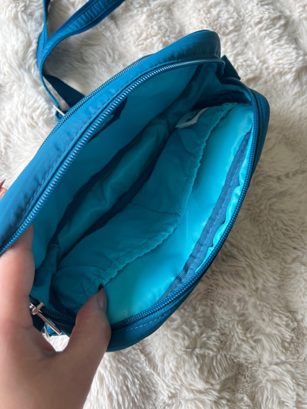 Lug Quilted Crossbody Bag Teal Blue Travel Purse Casual Summer Vacation Bag - Picture 4 of 13